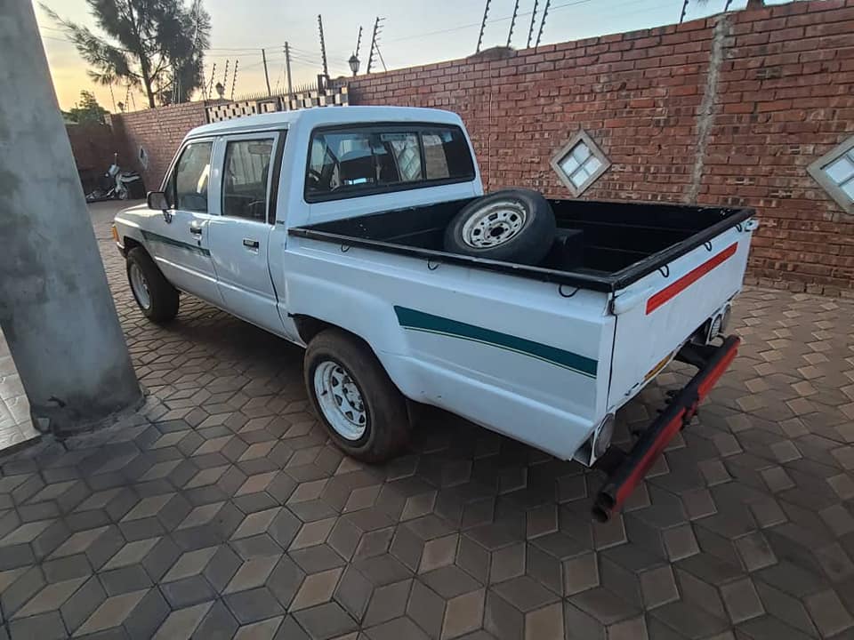 used toyota hilux