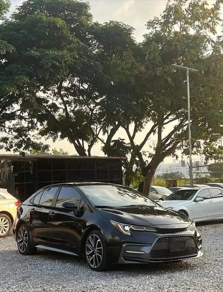 A picture of Toyota Corolla SE