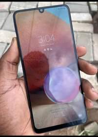 A picture of Samsung a32.