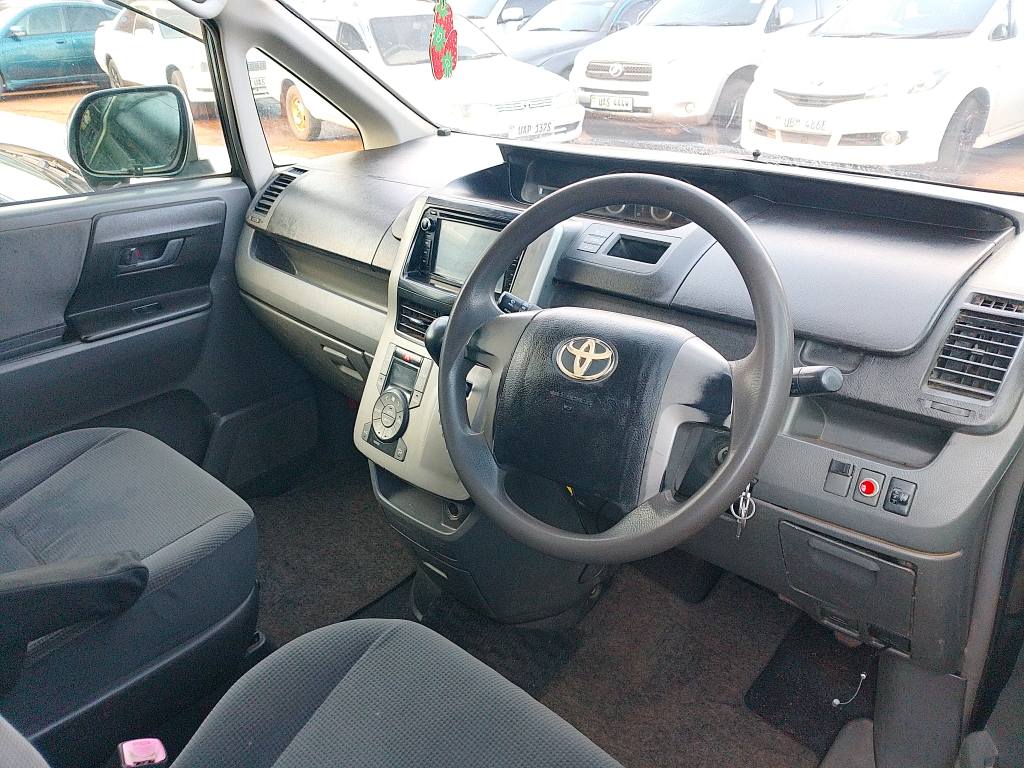 A picture of Toyota Noah 26 millions negotiable CALL 0786 92 82 59