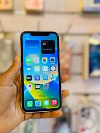 A picture of Quick sale IPhone XR clean