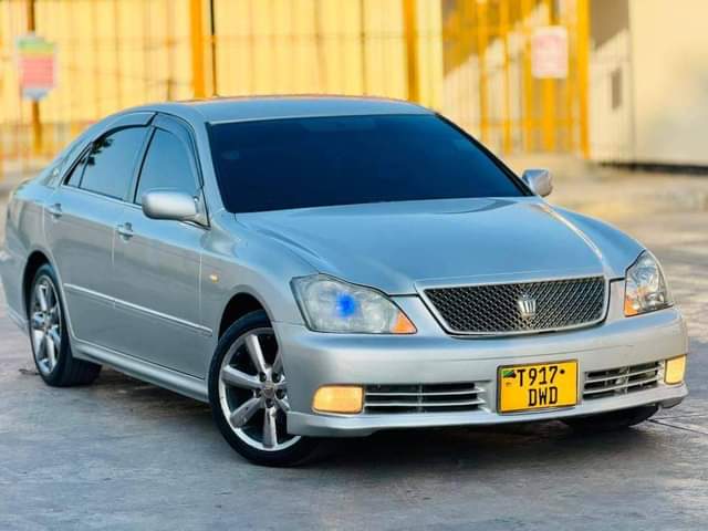 A picture of 2005 TOYOTA CROWN ATHLETE
