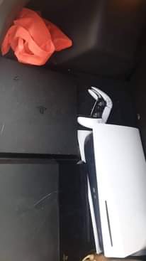A picture of Ps 5 fat ps 4 fat na ps4 slim