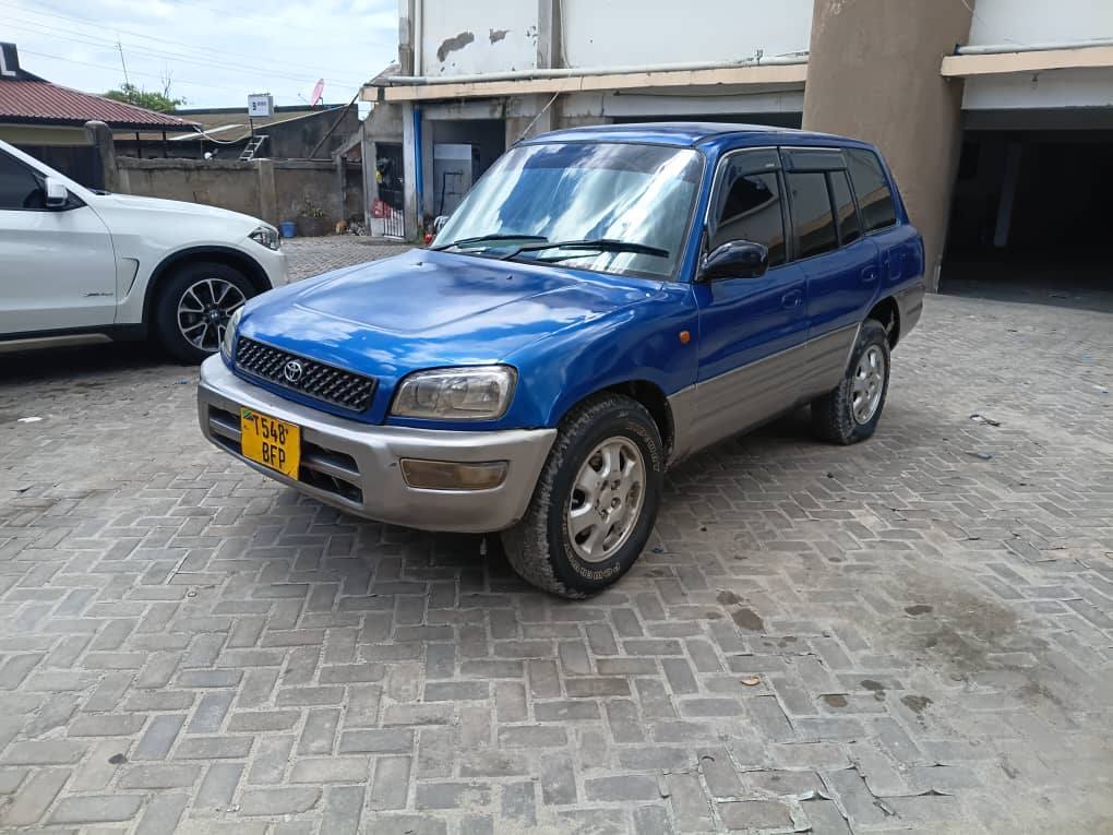 A picture of RAV4 OLD 0767058883