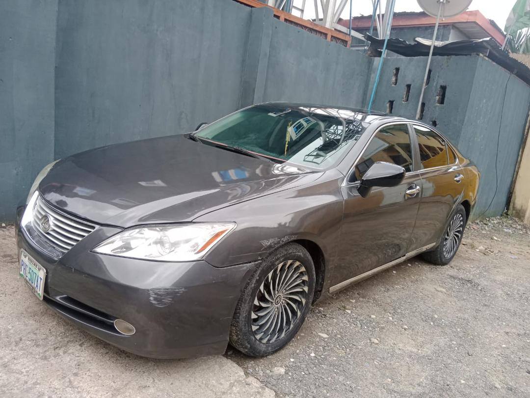 A picture of Es350 keyless
