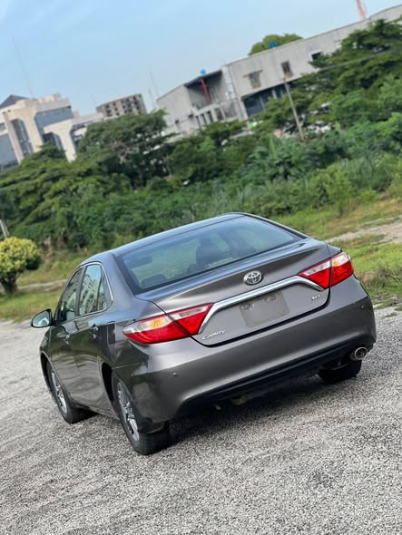 A picture of Toyota Camry 2016