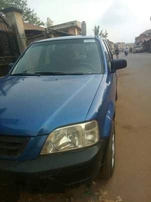 A picture of HONDA CRV 2000