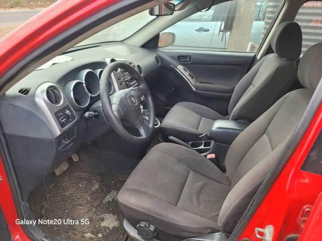 A picture of 2004 pontiac vibe