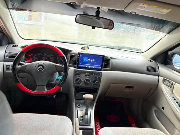 A picture of Toyota Corolla 04