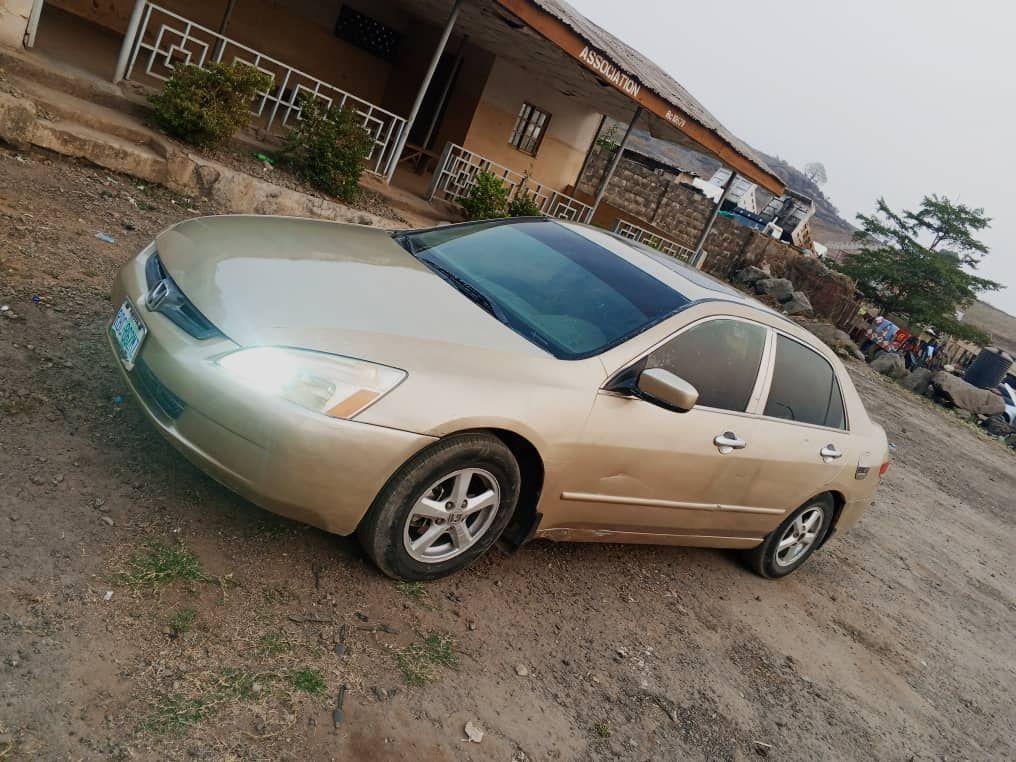 A picture of 2005 Honda accord