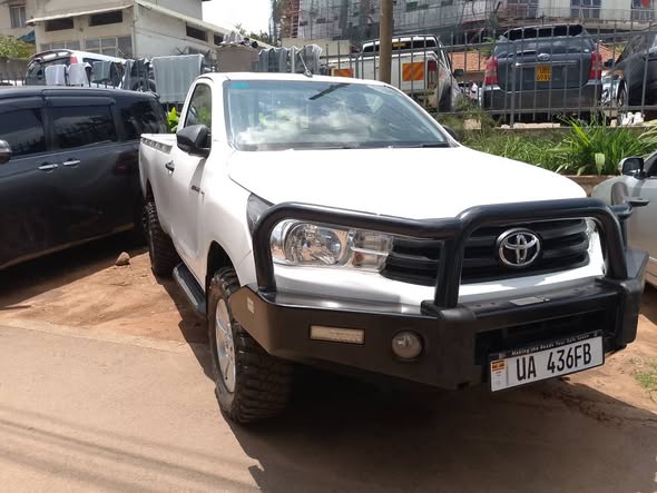 A picture of Toyota D Cabine Manual For Sale 0787181703 0704482571 Call Whatsapp