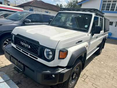 A picture of  LANDCRUISER_PICKUP_0620356906