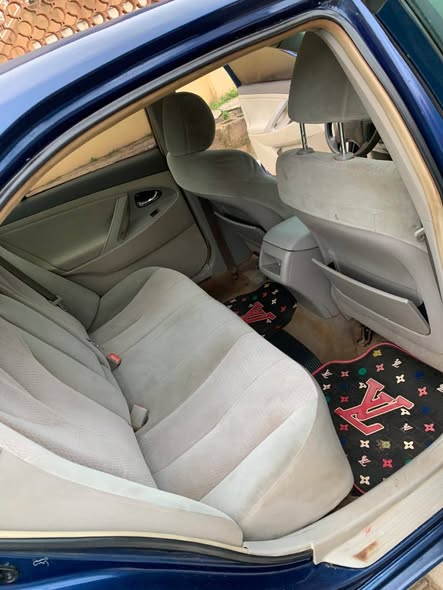 A picture of Toyota camry 010 hbcfnmkiuda