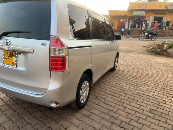 A picture of Toyota Noah 29m money needed