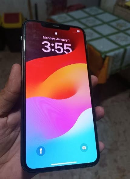 A picture of Iphone 11 pro