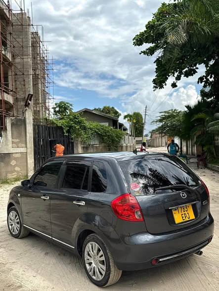 A picture of MAZDA VERISA Year 2009 Engine Cc 1290 Low mileage 59