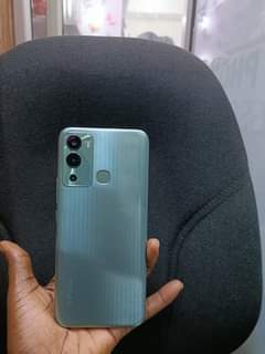 A picture of INFINIX HOT 12i 400000 CALL WHATSAPP 0753531596 0783444414