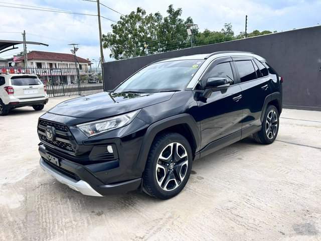 A picture of Toyota harrier new model