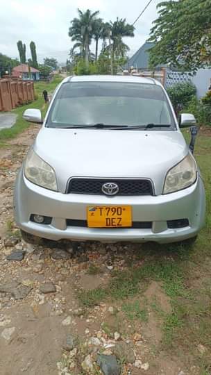 A picture of TOYOTA RUSH 0620356906