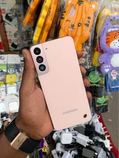 A picture of Samsung s22