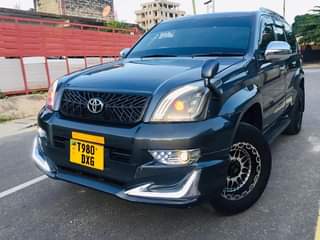A picture of TOYOTA LAND CRUISER PRADO BEI .............55M 0757455444