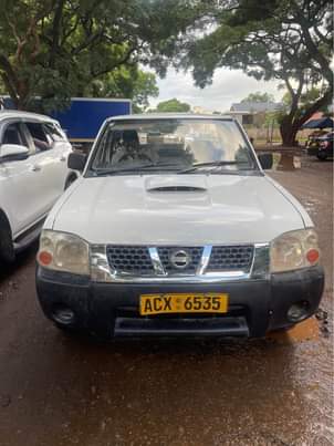 used nissan np300