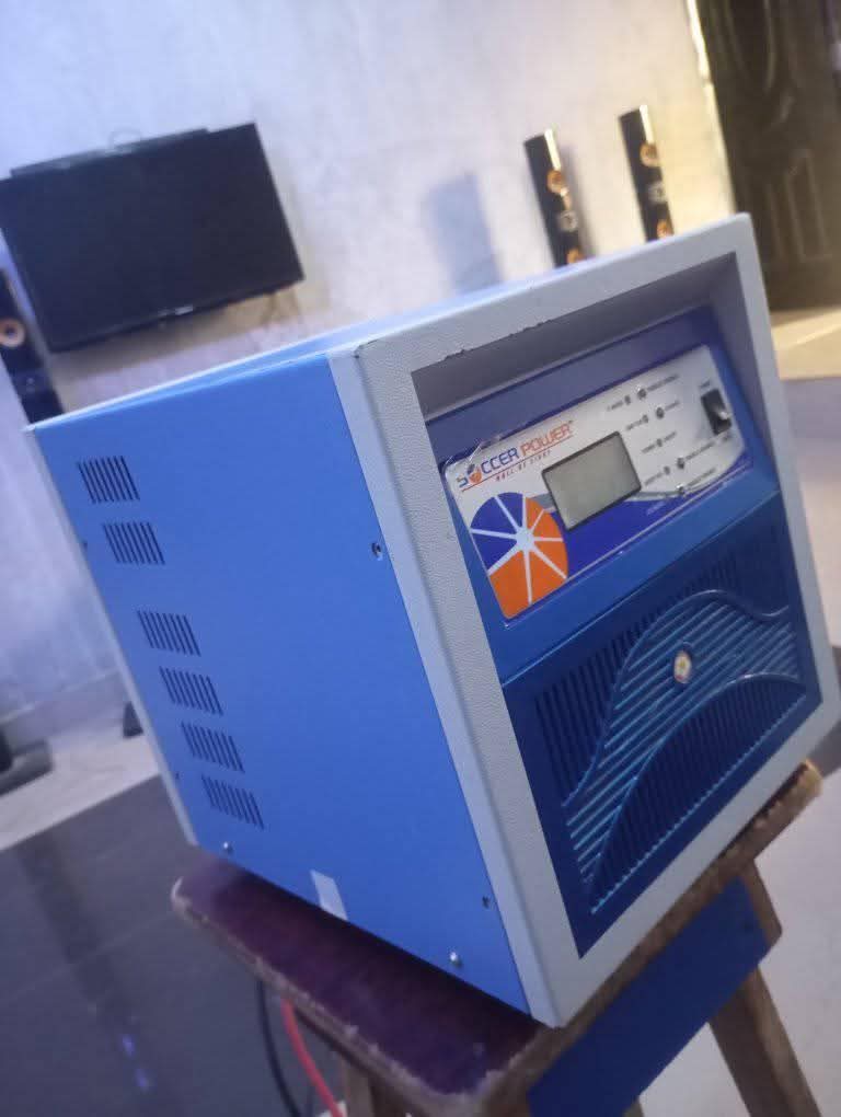 A picture of 2.5 kva soccer power inverter 24v