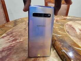 A picture of SAMSUNG S10 5G