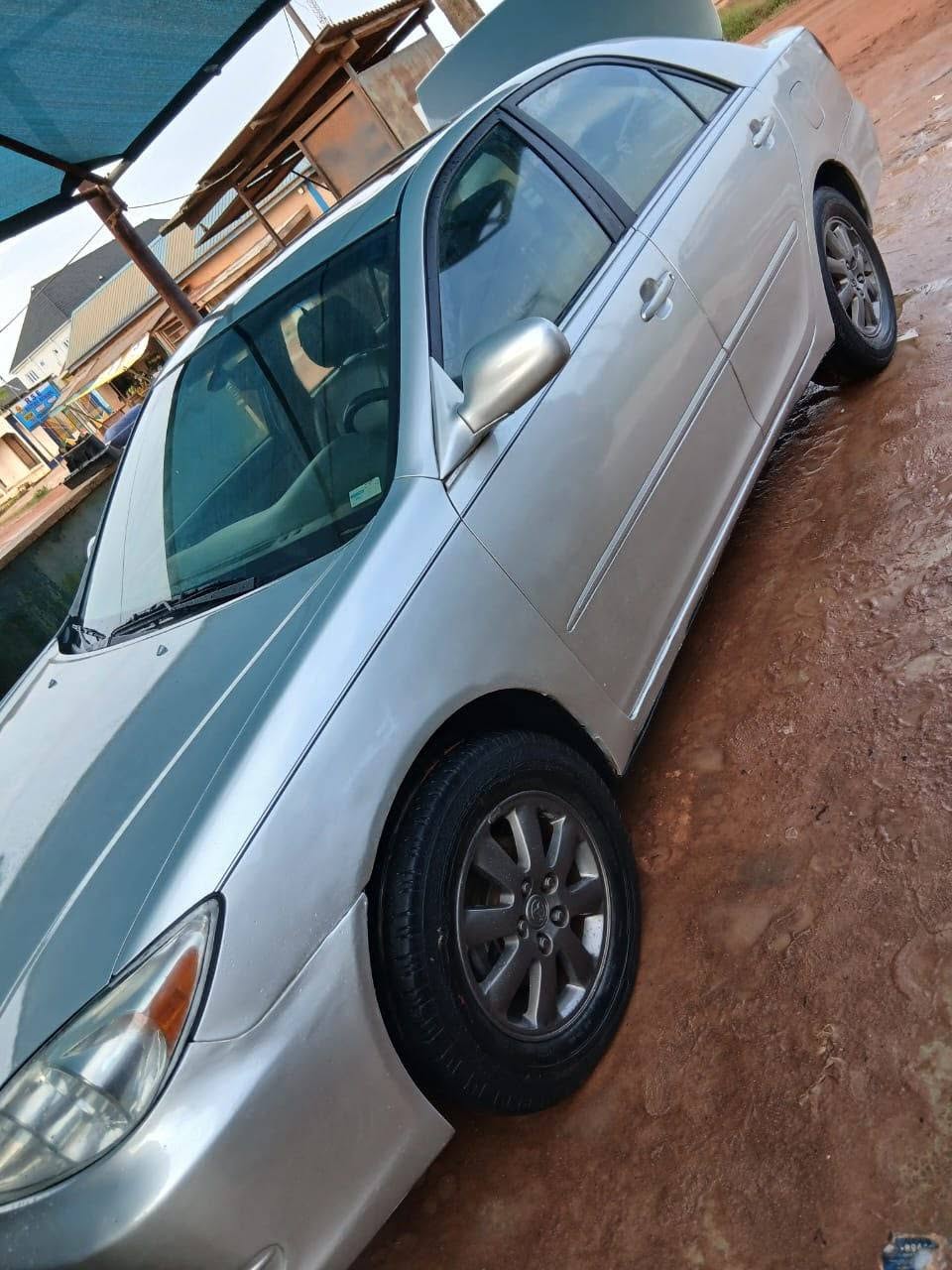 A picture of 2004 Toyota Camry
