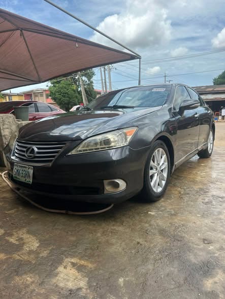 A picture of Toks standard Direct 2011 Es 350 Lexus