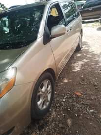 A picture of Toyota Serina xle