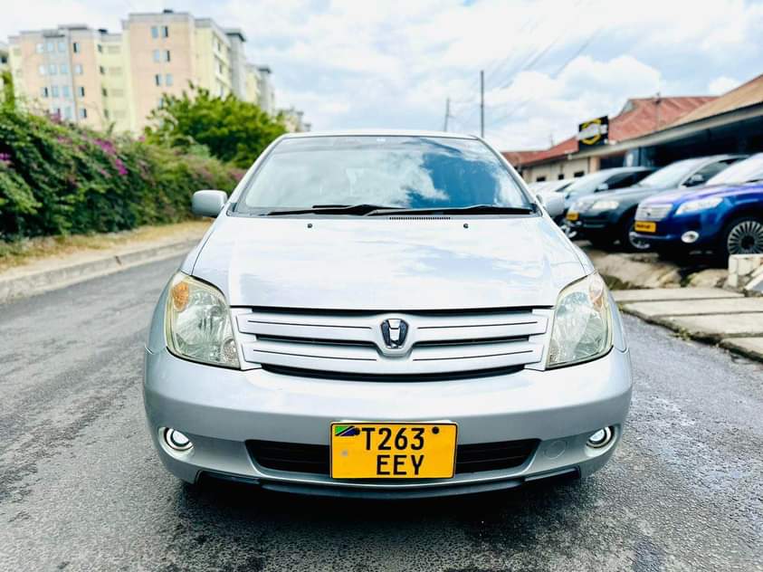 A picture of TOYOTA IST EEY