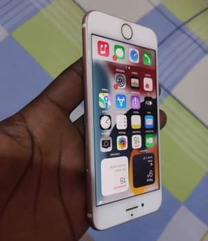 A picture of iPhone 7 plain 128gb price 189 000
