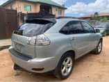 A picture of Lexus Rx330