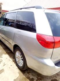 A picture of 2005 Toyota Sienna