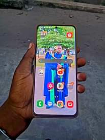 A picture of Samsung s20 ultra 0654702411 0625524839