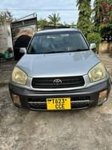 A picture of 2002 TOYOTA RAV 4