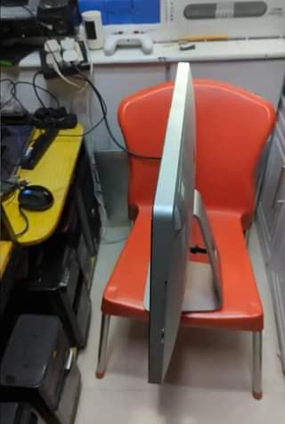 A picture of Daka Mac inaram 8gb hdd 500gb core i5 imetolewa 2012