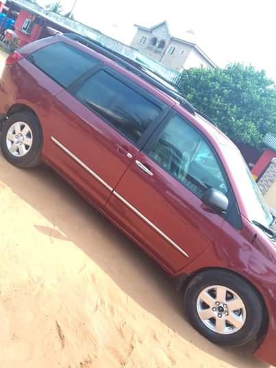 A picture of 2006 Toyota Sienna XLE