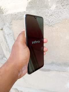 A picture of Infinix hot 11 play
