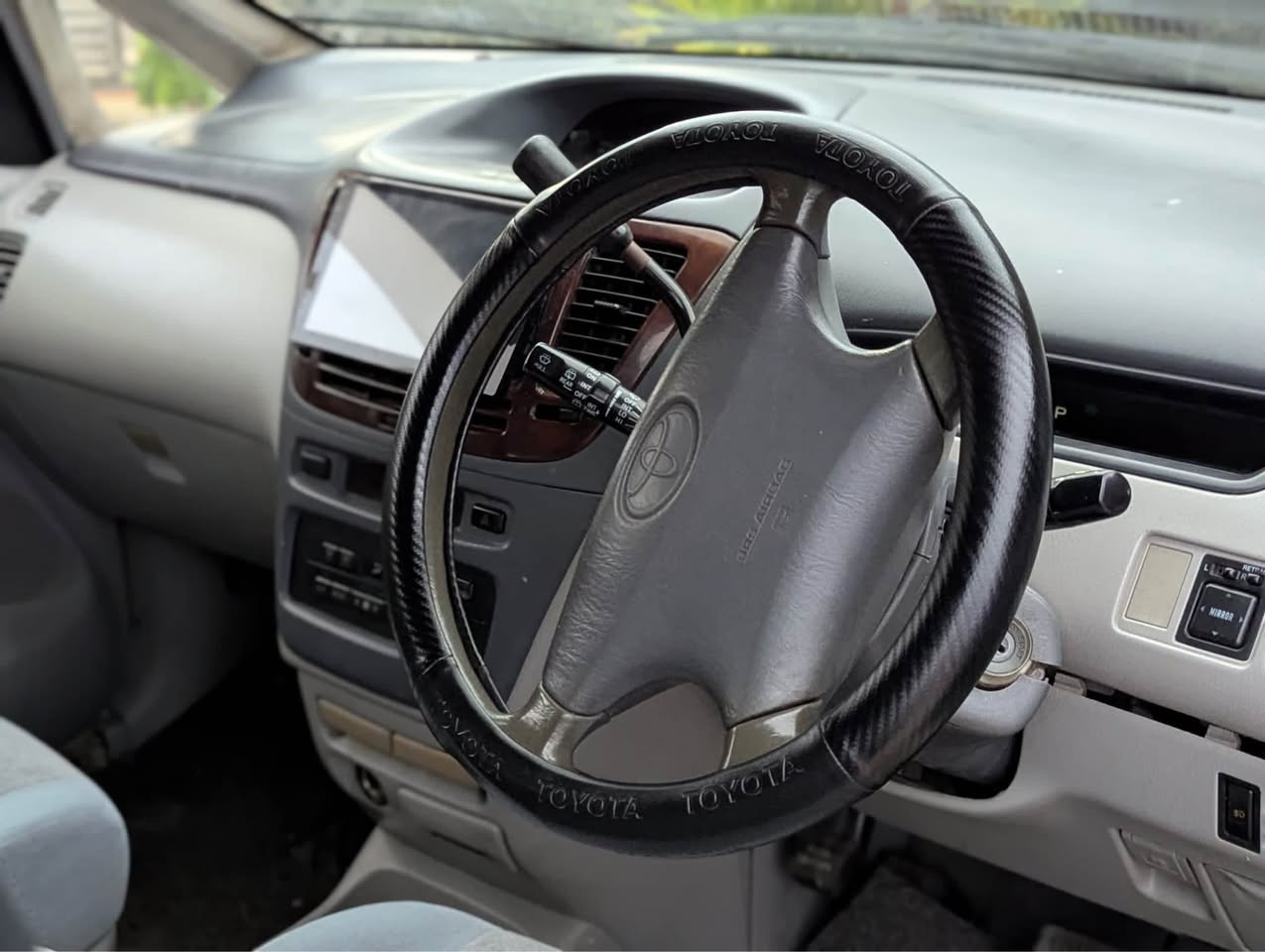 A picture of Toyota Nadia on sale BEI 6M0753322015