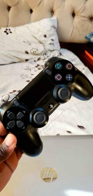 A picture of PAD ZA PS4 MTUMBA