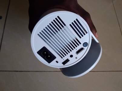 A picture of Wahi Smart Projector supports 4k
