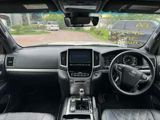 A picture of LANDCRUISER ZX LC200
