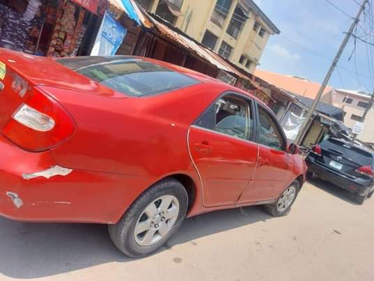 A picture of 2004 Toyota Camry