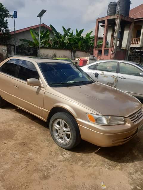 A picture of Camry 2 2