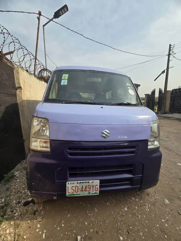 A picture of Private neatly used suzuki mini bus ready for grab 