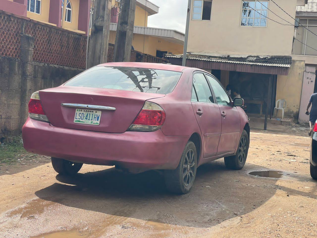 A picture of TOYOTA CAMRY 06