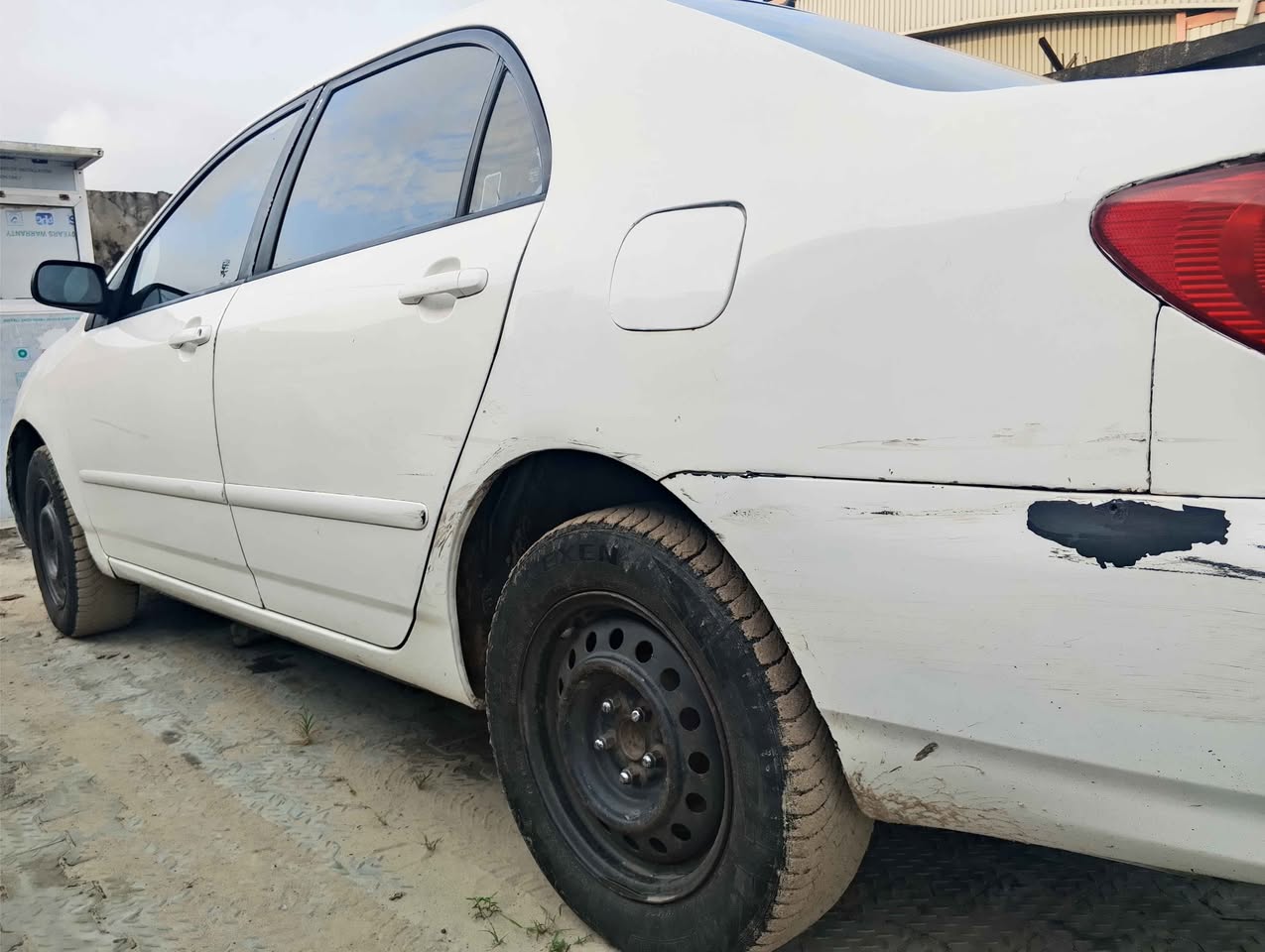 A picture of Toyota Corolla 2004 for sale 3 8M