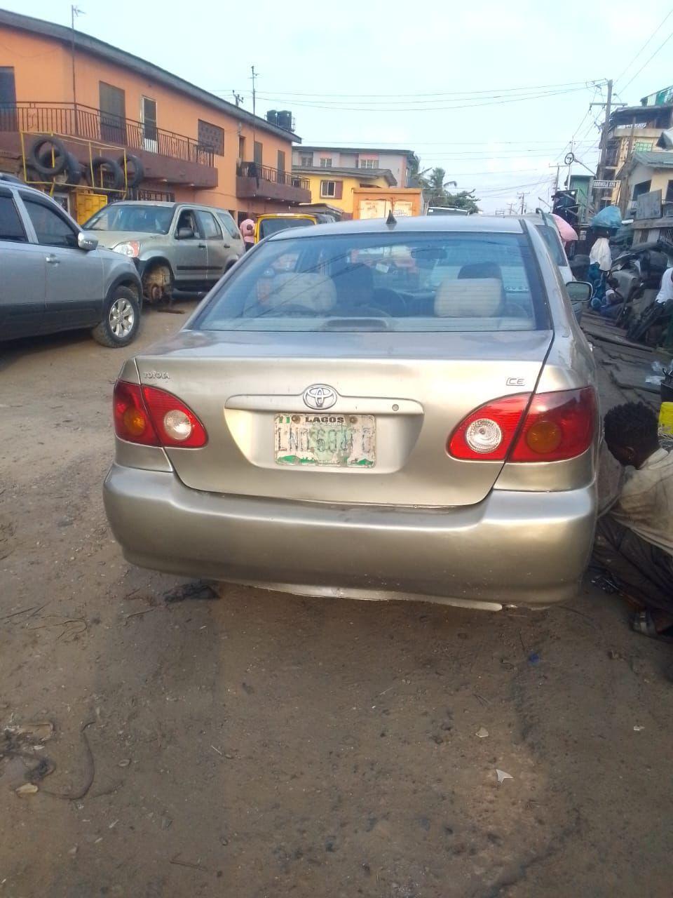 A picture of Toyota corolla 2004 model everything is working perfectly